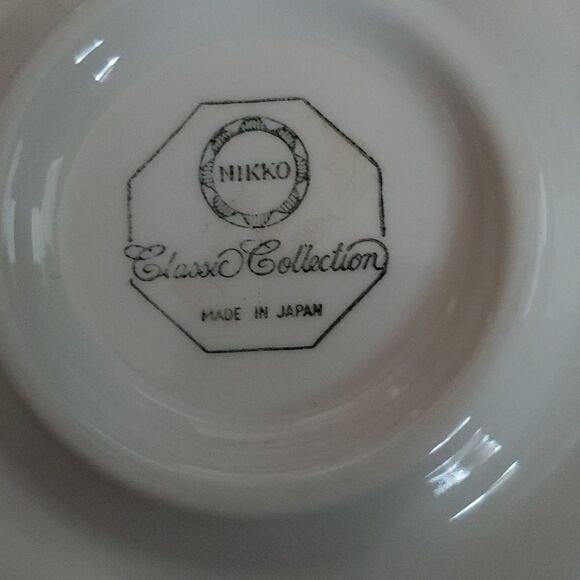 Nikko  Christmas Tea Cup and Saucer - Picture 4 of 9